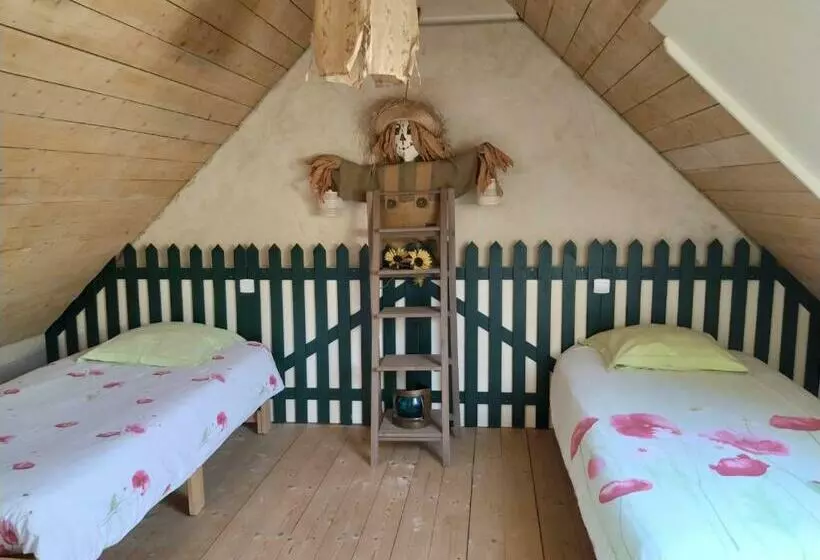 ペンション Kastell Dinn Suite Familiale Mamm Gozh 2 Chambres Et Sbd Pour 4 Pers, Cuisine Et Salon Partagés