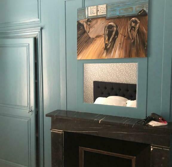 פנסיון Aux Marquises