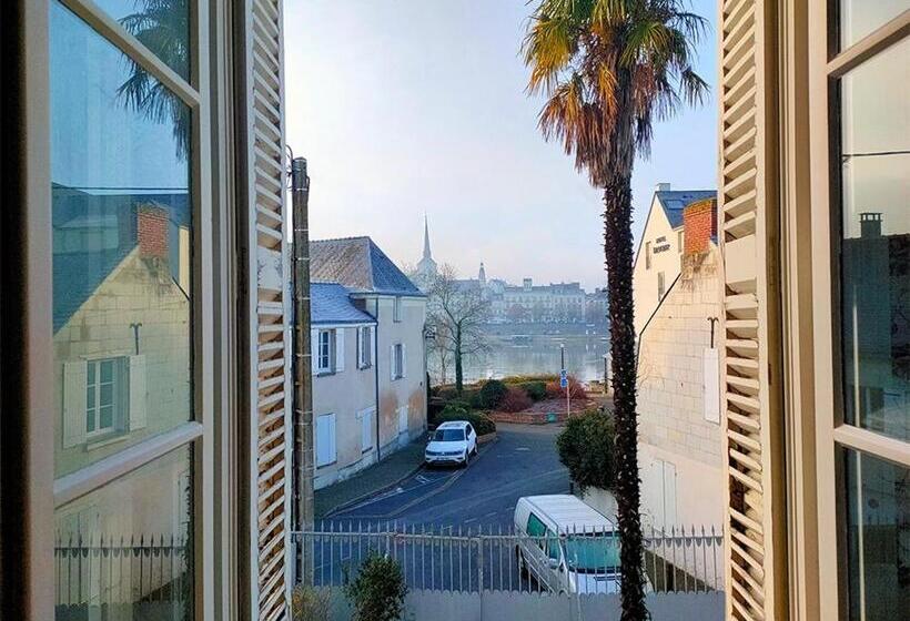 פנסיון Aux Marquises