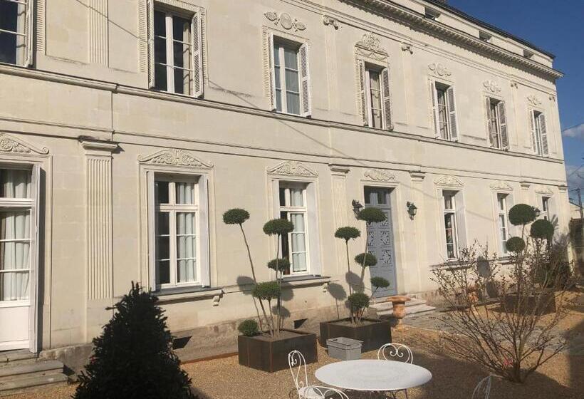 פנסיון Aux Marquises