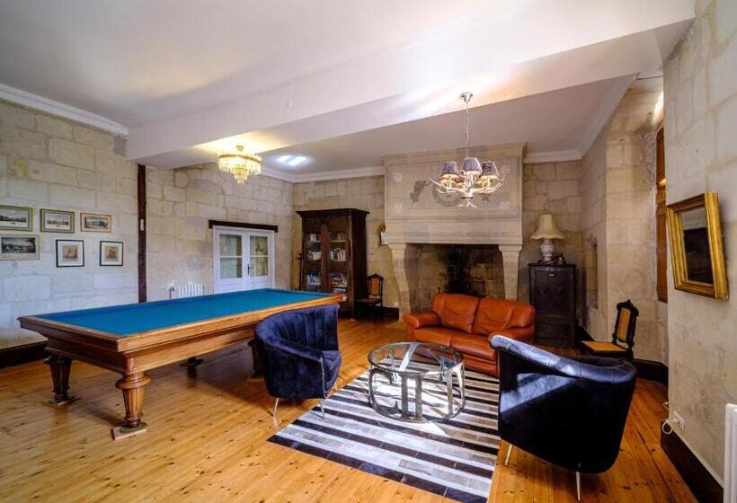 פנסיון Aux Marquises