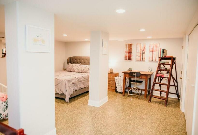 פנסיון Oasis Of Martinsville Pool Private Guest House