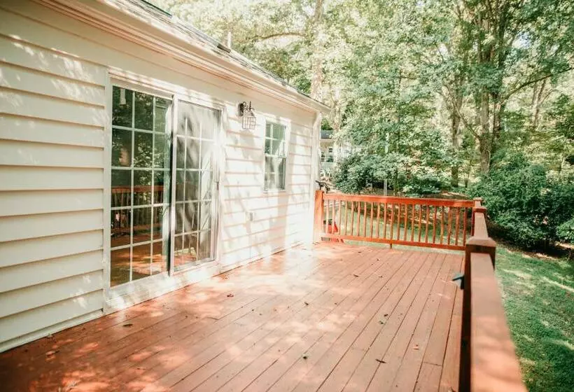 پانسیون Oasis Of Martinsville Pool Private Guest House
