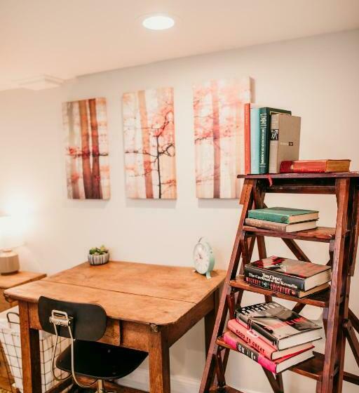 פנסיון Oasis Of Martinsville Pool Private Guest House