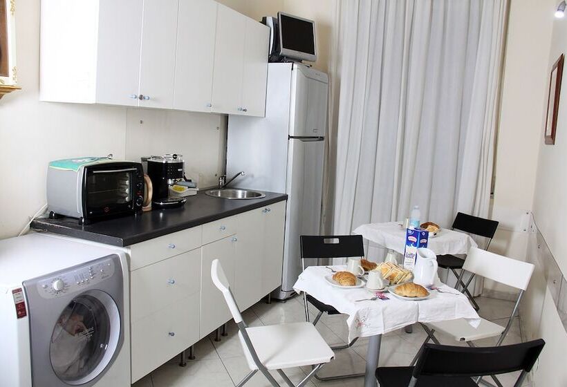 تختخواب و صبحانه Cinquestelle