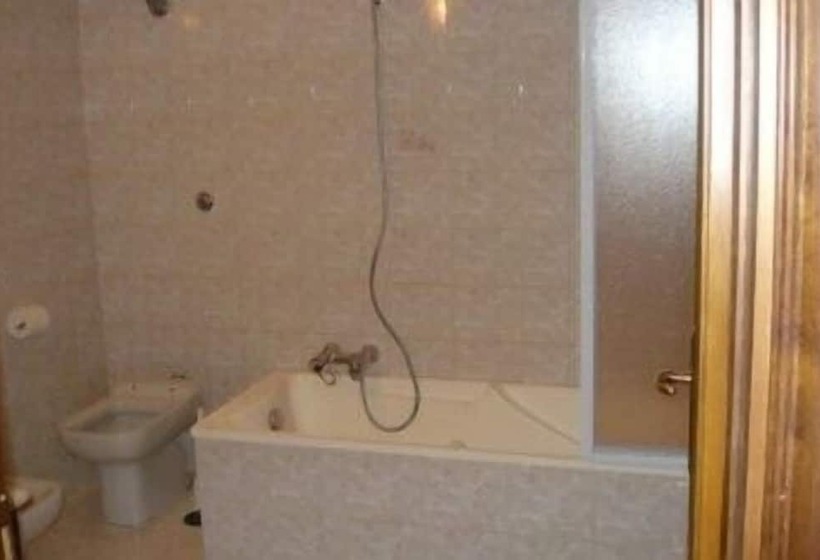 تختخواب و صبحانه Cinquestelle