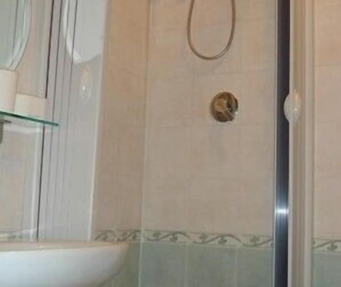 تختخواب و صبحانه Cinquestelle