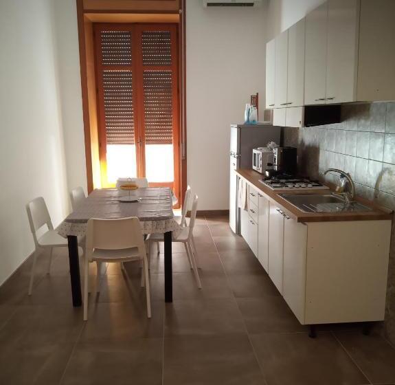 تختخواب و صبحانه Cinquestelle