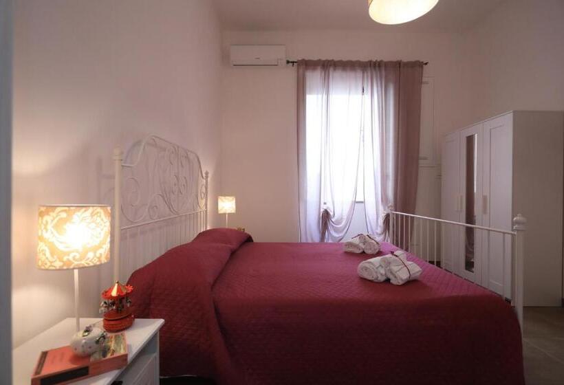 تختخواب و صبحانه Cinquestelle