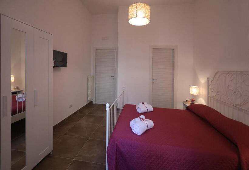 تختخواب و صبحانه Cinquestelle