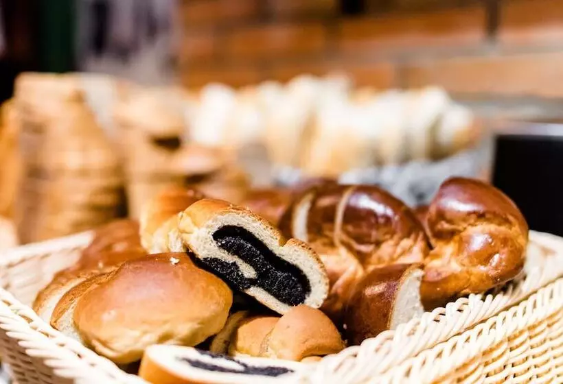 مسافرخانه Pension Petit