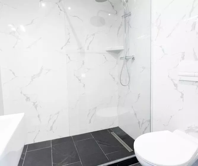 مسافرخانه Pension Petit