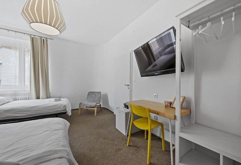 Hostal Pension Petit