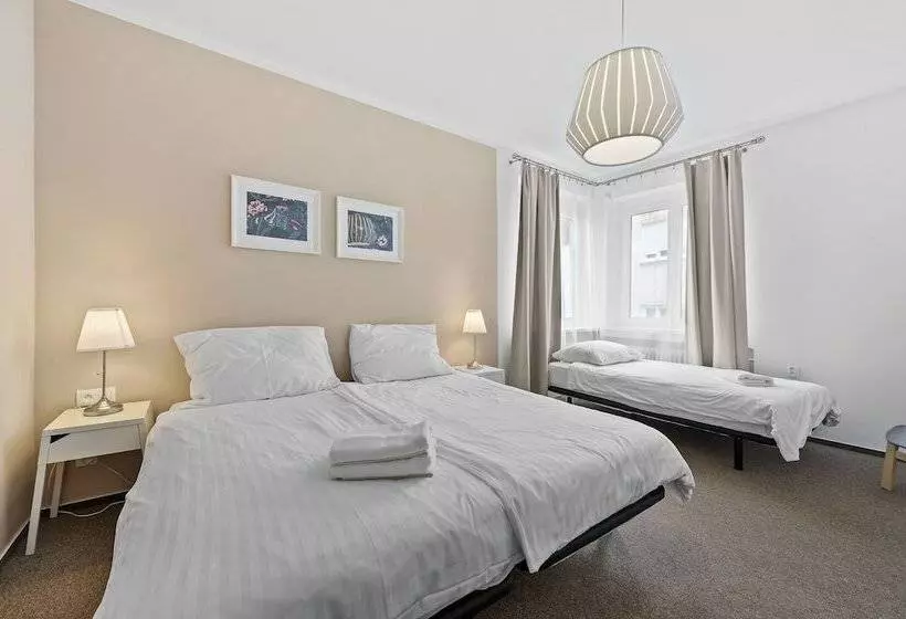 مسافرخانه Pension Petit