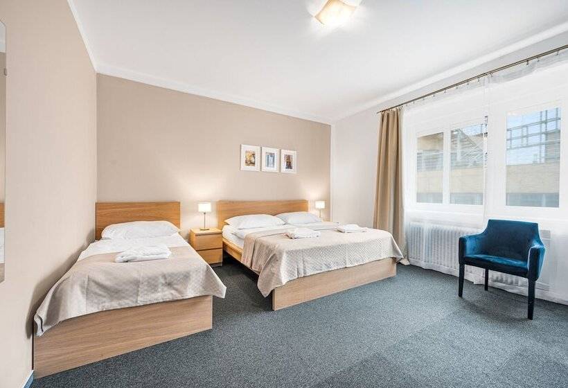 Hostal Pension Petit