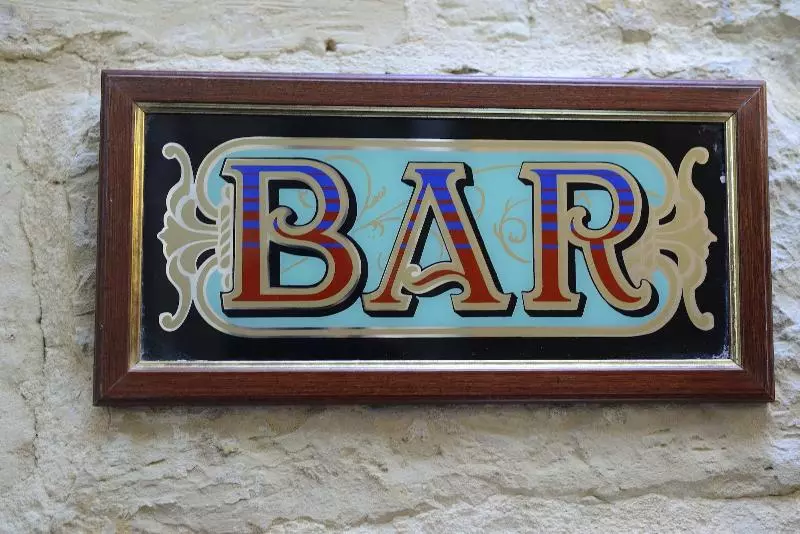 مسافرخانه The Burrow Guest House