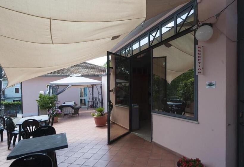 בית מלון כפרי Athena