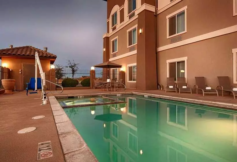 בית מלון כפרי Best Western Douglas Inn & Suites