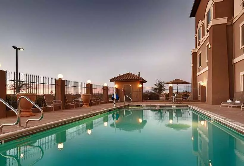 בית מלון כפרי Best Western Douglas Inn & Suites