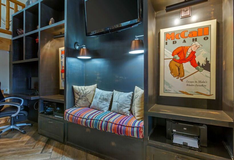 ホテル Best Western Plus Mccall Lodge And Suites