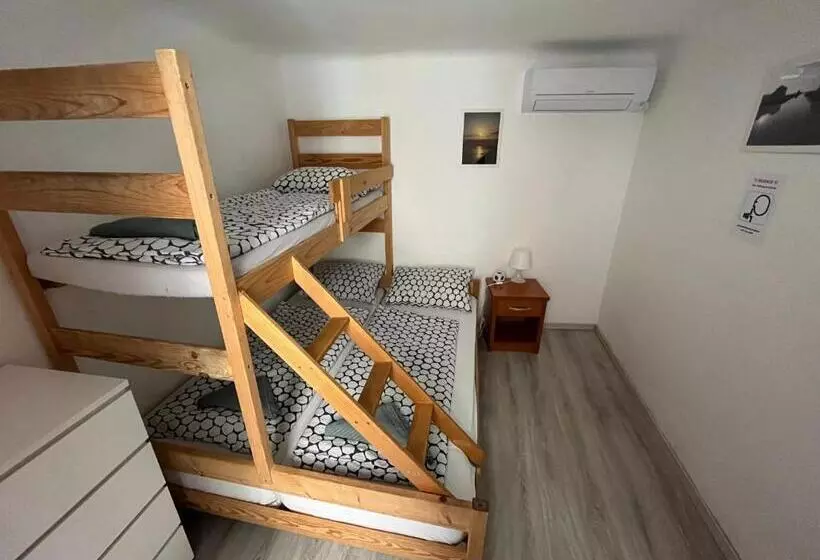 هتل Hostel Piran