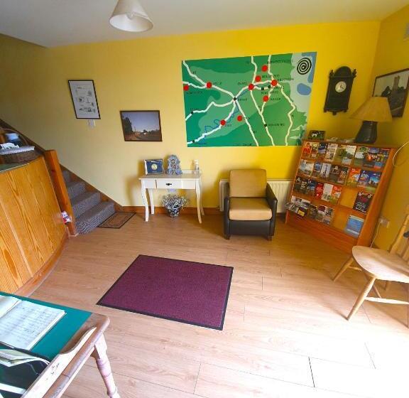 בית מלון כפרי Slane Farm Hostel, Cottages And Camping