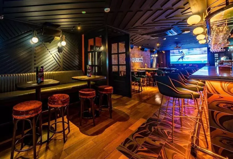 בית מלון כפרי The Old Quarter Townhouse