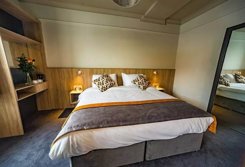 בית מלון כפרי The Old Quarter Townhouse