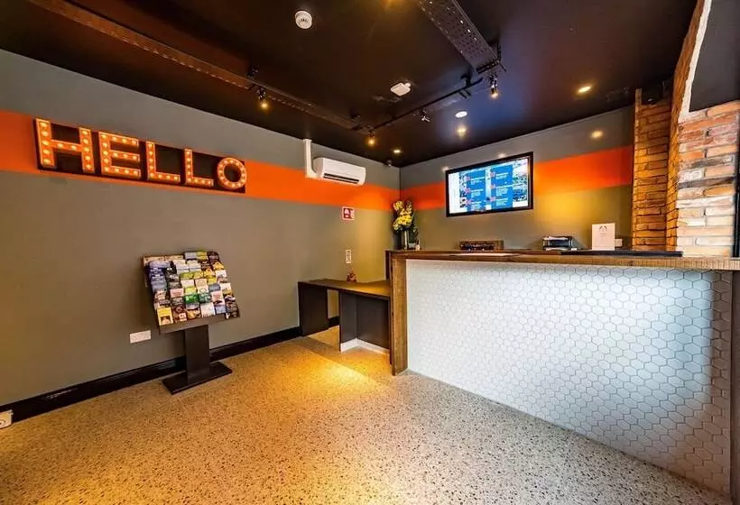 בית מלון כפרי The Old Quarter Townhouse