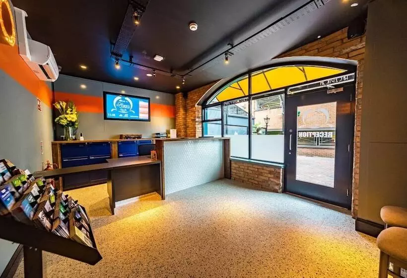 בית מלון כפרי The Old Quarter Townhouse