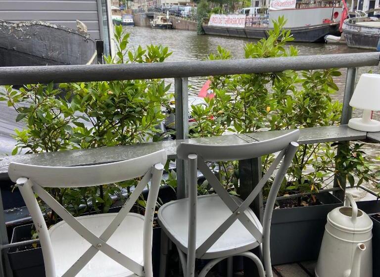 تختخواب و صبحانه Houseboat Bonnie