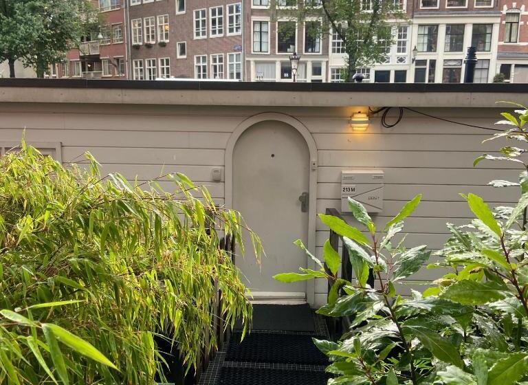 تختخواب و صبحانه Houseboat Bonnie