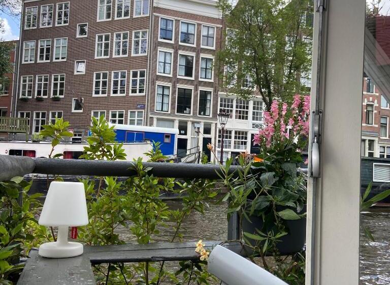 تختخواب و صبحانه Houseboat Bonnie