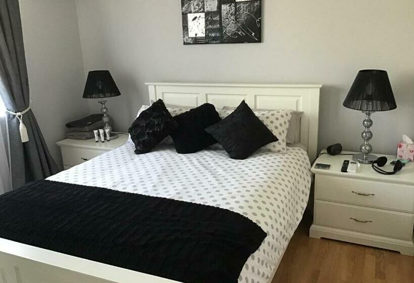 Bed and Breakfast Lg Qs Rm Private Luxury Bathrm Strictly Non Smokers And Genuine Travellers Only Over 25