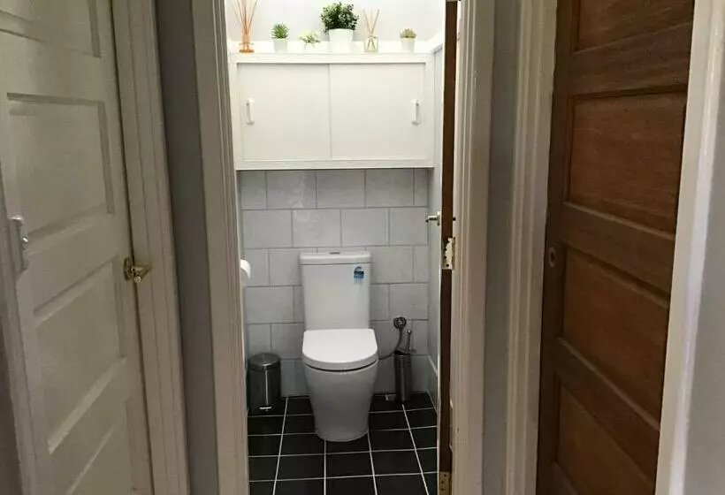 ベッドアンドブレックファースト Lg Qs Rm Private Luxury Bathrm Strictly Non Smokers And Genuine Travellers Only Over 25