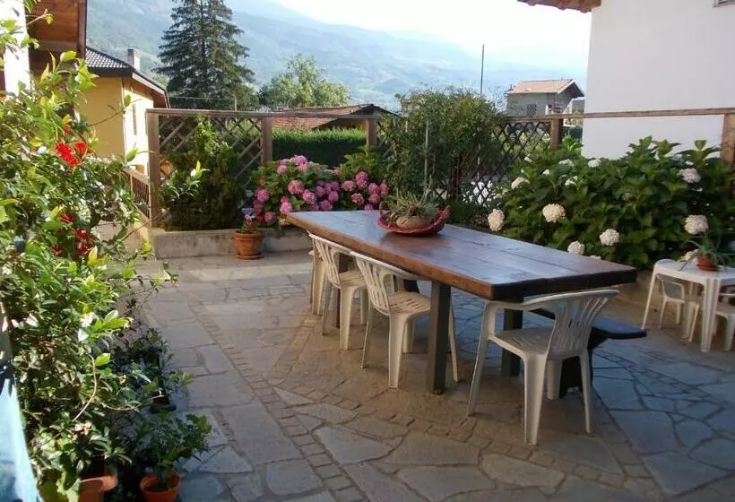 تختخواب و صبحانه Les Hirondelles