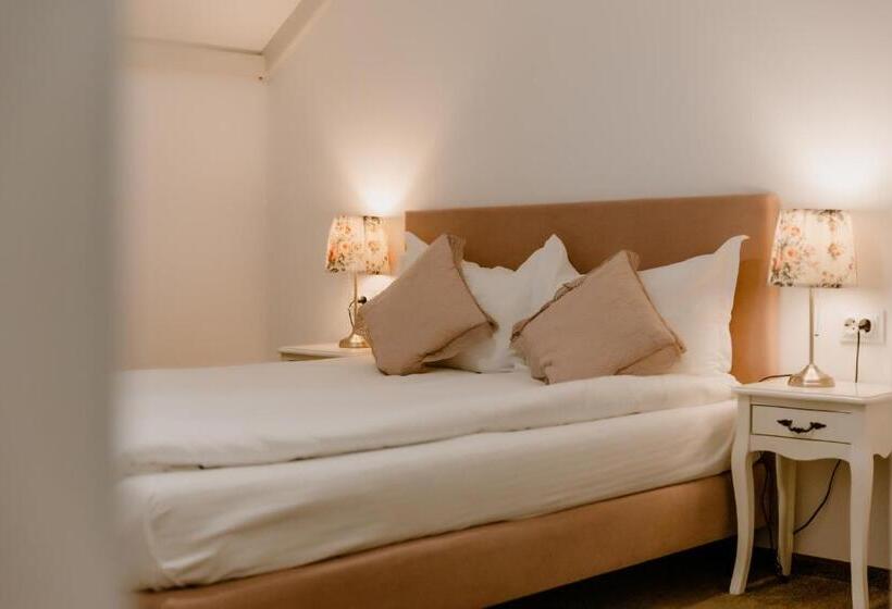 בית מלון כפרי La Fontaine