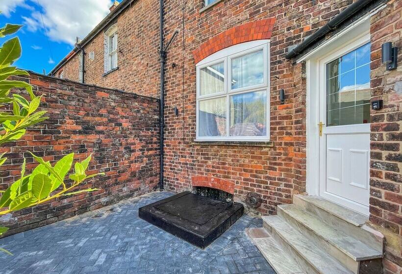 پانسیون 46 Ashfield Rd, Altrincham