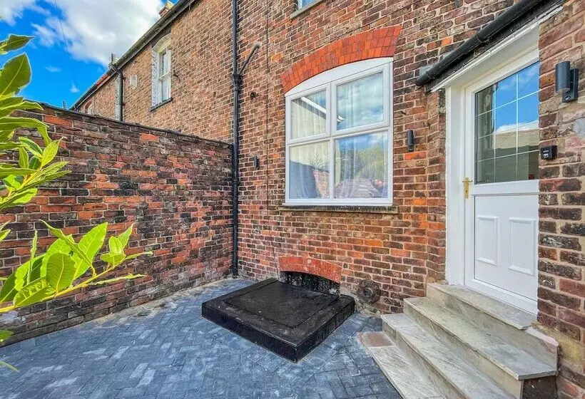 پانسیون 46 Ashfield Rd, Altrincham