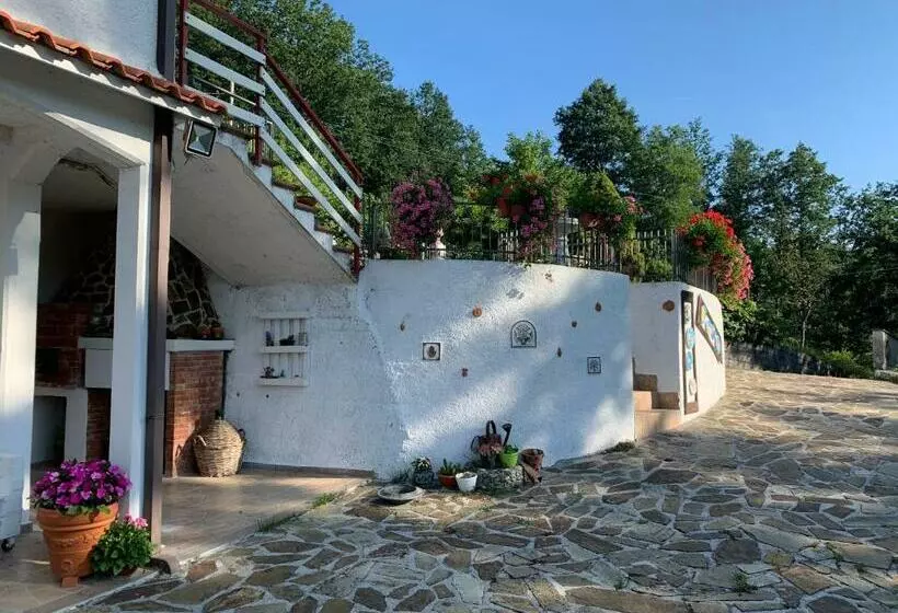 ペンション Ai Cerri Di Remí