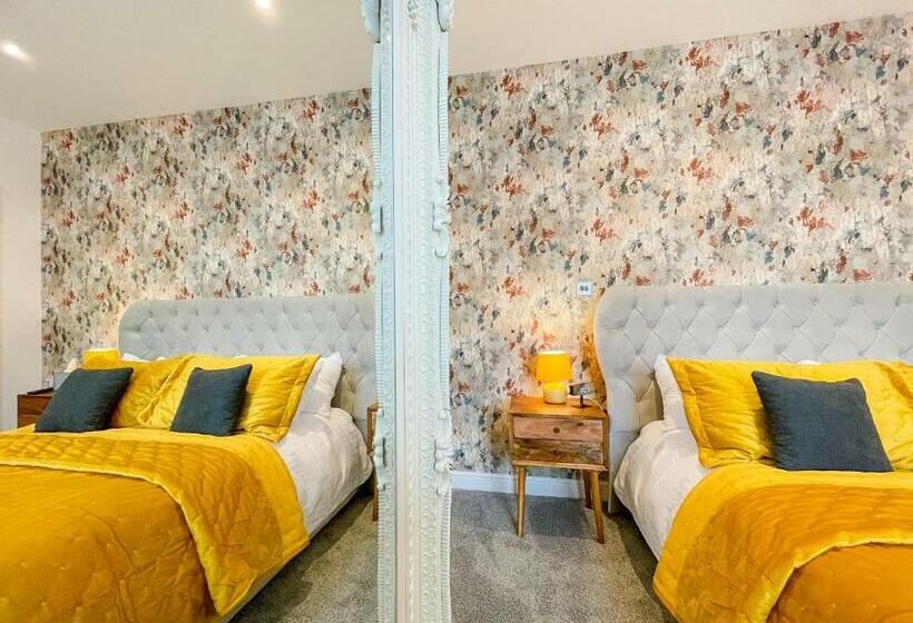 پانسیون 46 Ashfield Rd, Altrincham