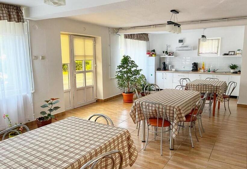 بنسيون Kati Guesthouse