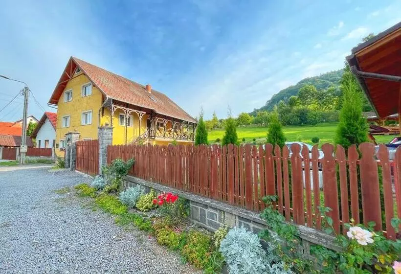 Majatalo Kati Guesthouse