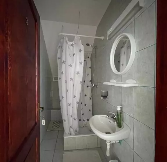 Majatalo Kati Guesthouse