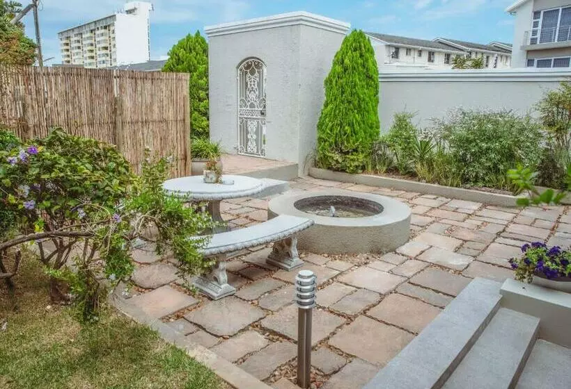 Majatalo Kingsbeach Cottages