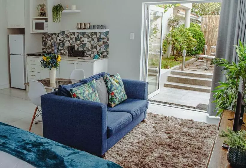 Majatalo Kingsbeach Cottages