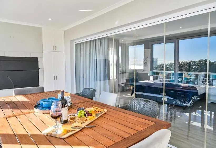 Majatalo Kingsbeach Cottages