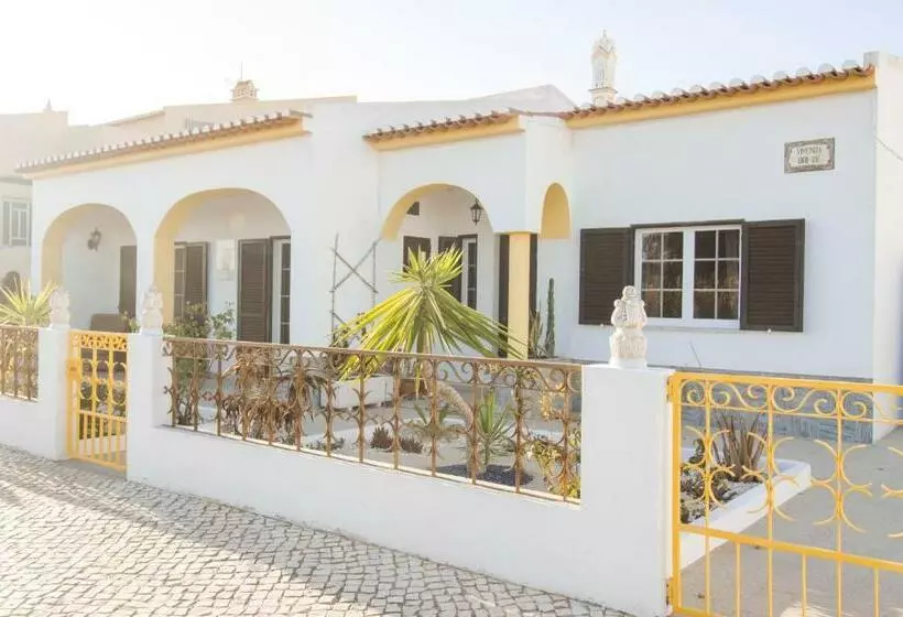 پانسیون Lemontree Eco Surfhouse