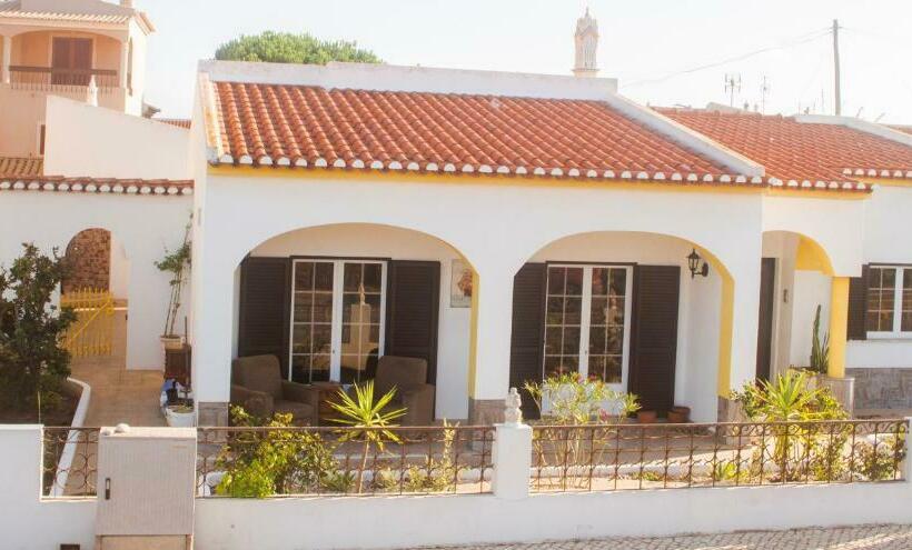 پانسیون Lemontree Eco Surfhouse