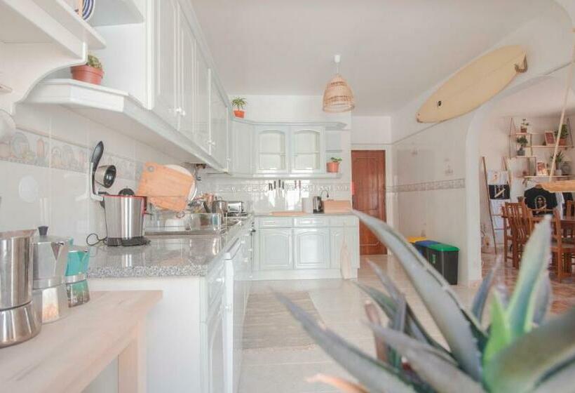 پانسیون Lemontree Eco Surfhouse